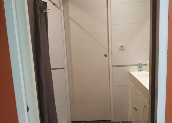 Chambre Avec Salle D\'Eau Et Toilette Privees
